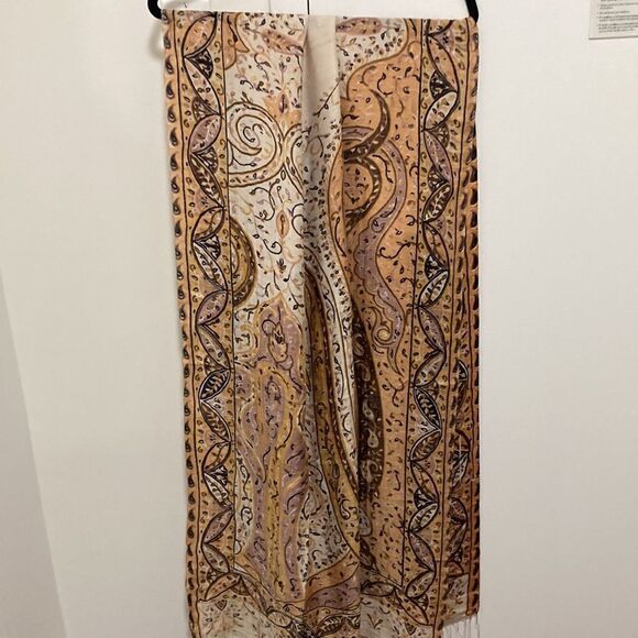 Oversized Shawl/Scarf Silk/Viscose Paisley Print with Knotted Fringe. - Picture 1 of 5
